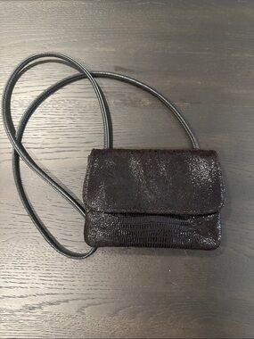 Vintage GG BOSS Black Leather Foldover Crossbody – Shimmery Reptile Texture USA
